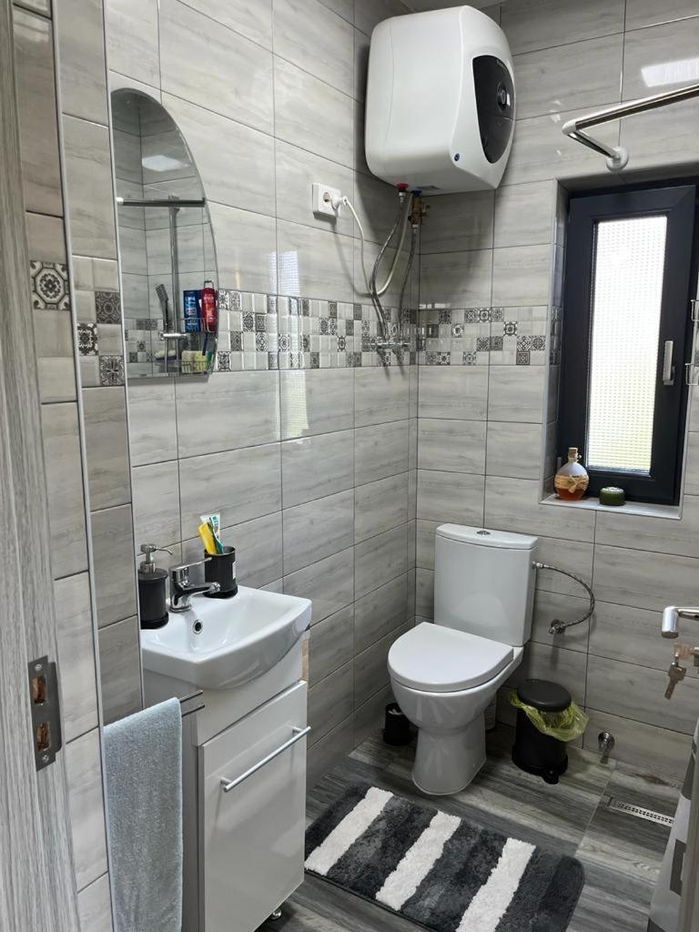 Mimi House Villa Baia de Fier Kültér fotó